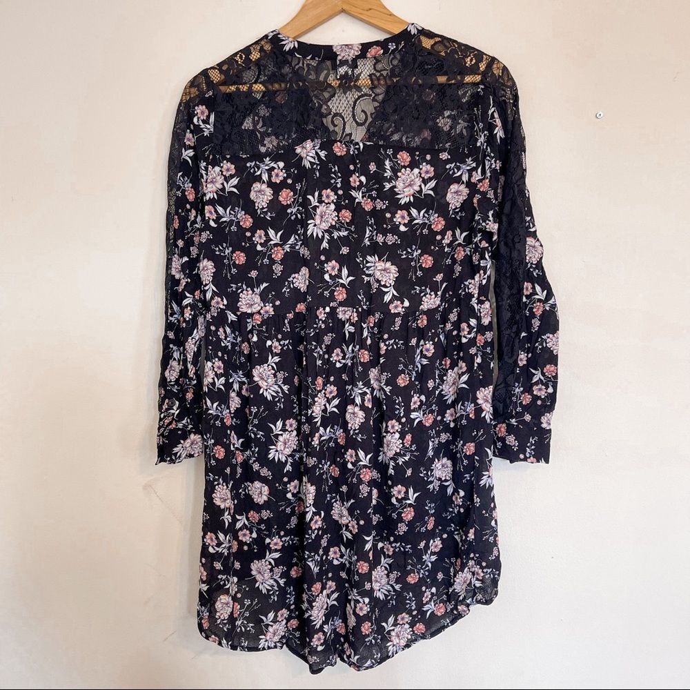 Torrid Floral Lace Tunic Blouse Size 0 - Picture 2 of 7